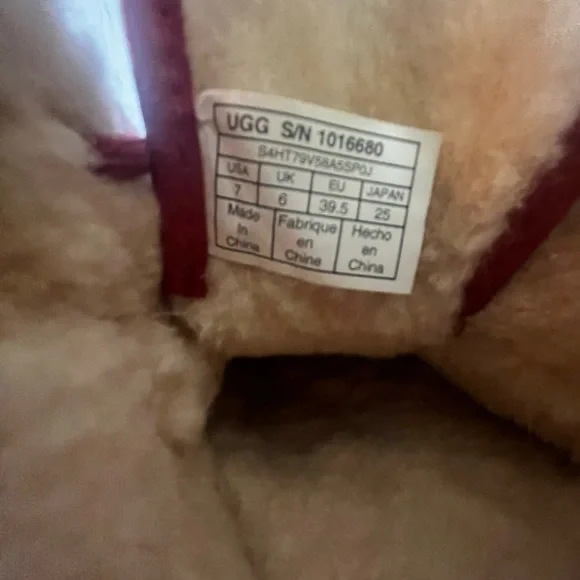 Women’s UGG house shoe slippers hard sole - Picture 6 of 7